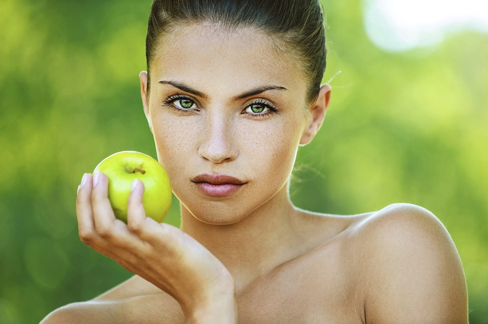 Apple of (under) my eye, where are you?